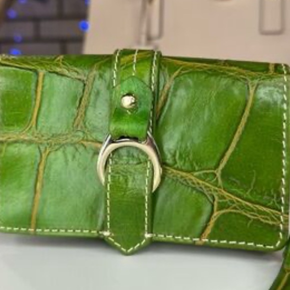 Dooney & Bourke Green Croc-Embossed Clutch - Picture 1 of 16